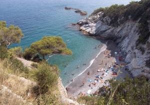 Xtrallusion offers independent self-guided Walking, Adventure, Activity, Skiing and Paragliding Holiday itineraries on the Italian Rivieras, in the Italian Lakes, in the Italian Alps and in some of the most beautiful corners of Italy.